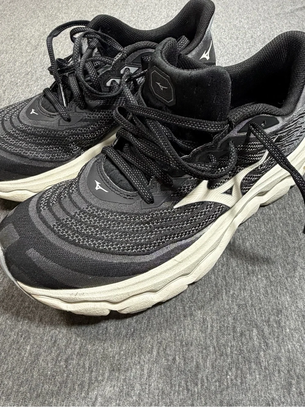 Mizuno Wave Horizon 8 Black Mens US Sz 9.5 411501.9000 Running Shoes Sneakers